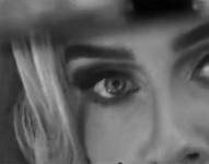 Adele en el video de Easy On Me.