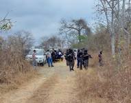 Las osamentas de al menos nueve personas estaban en una pendiente del Bosque protector Papagayo, en el noroeste de Guayaquil.