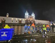 Jornada de limpieza en la plaza San Francisco.