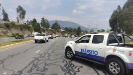 Personal de tránsito cerró dos carriles en la avenida Simón Bolívar.