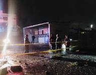 Los bomberos acudieron a la zona afectada por las inundaciones.