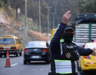 Imagen referencial de control de tránsito vehicular en Quito.