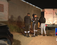 Con respecto al doble crimen en Flor de Bastión, uno de los cadáveres quedó tirado junto a una iglesia y el otro a unos 100 metros, en la bajada de un cerro.