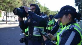 Imagen referencial de operativos de control de velocidad en Quito.