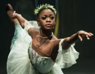 Michaela DePrince interpretando “Giselle” con el Ballet Nacional Inglés en 2017.