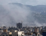 Nube de humo en un suburbio al sur de Beirut, Líbano, el 20 de septiembre de 2024.