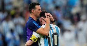 Lionel Scaloni y Lionel Messi.