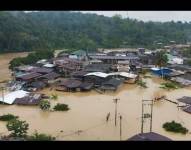 Las torrenciales lluvias de las últimas 72 horas en el departamento del Chocó, Colombia, han provocado el desborde de los ríos.