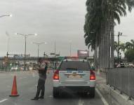 Las autoridades intensifican controles en los centros comerciales por el Black Friday en Guayaquil.