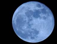 Imagen referencial de una Superluna Azul.