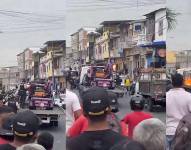 Dos sujetos lanzaron combustible sobre la grúa que transportaba la tricimoto sin papeles.