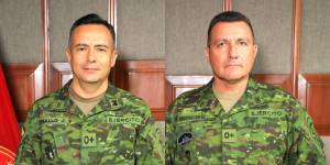 Los nuevos generales de la Fuerza Terrestre, José Fiallo Vásquez y Gustavo Iturralde Maya.
