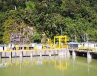 El embalse de la central Alluriquín empezó a llenarse luego de 13 años.