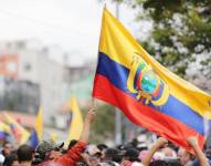 Bandera del Ecuador en una imagen de archivo.