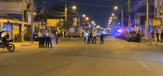 Ocho hombres atacaron las oficinas de la Policía Antinarcóticos en Machala, El Oro.