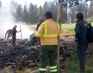 Momento en el que intervino personal de AMC y los Bomberos para sancionar a la mujer.