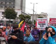 La Policía frenó el paso de los manifestantes a la altura del Banco Central.