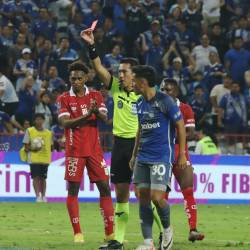 Álex Cajas expulsó a Michael Solís en el último partido que dirigió a Emelec.