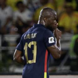 Enner Valencia celebró su gol con la selección de Ecuador ante Colombia por las Eliminatorias