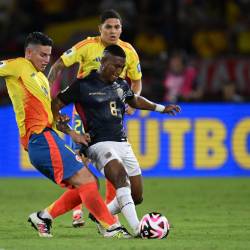 Carlos Gruezo jugó todo el segundo tiempo del partido entre Colombia y Ecuador.