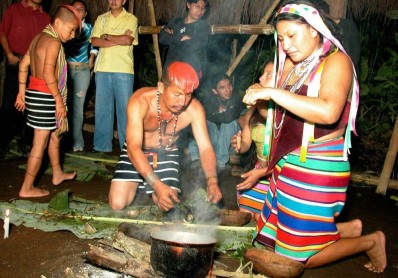 Una comuna Tsáchila busca rescatar la comida ancestral