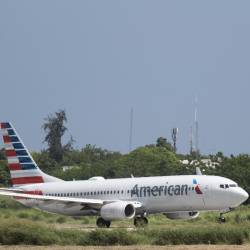 Fotografía de un avión de la compañía American Airlines. EFE/Orlando Barría