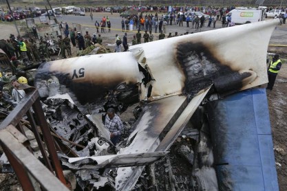 Un avión en Kenia se estrelló contra edificio