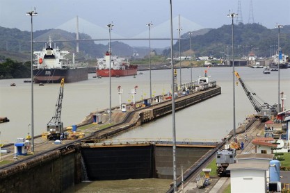 España desea solución a disputa sobre ampliación de Canal de Panamá