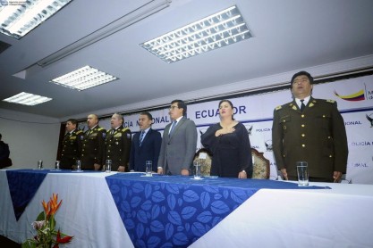 Ceremonia de ascenso a los capitanes de la unidad de policía