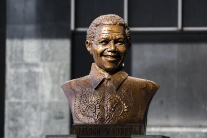 Mandela es nombrado personaje de 2013 por periodistas sudafricanos