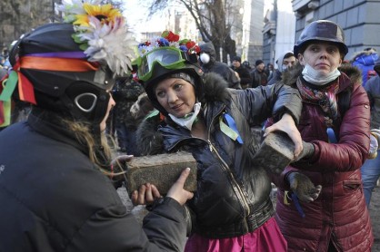 3 muertos por ola de disturbios y violencia en Kiev, Ucrania