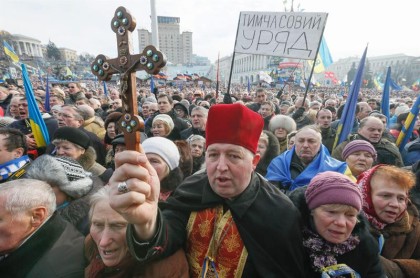 Más de 100.000 manifestantes demandan en Kiev la dimisión de Yanukóvich