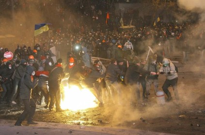 Más de 100.000 manifestantes demandan en Kiev la dimisión de Yanukóvich