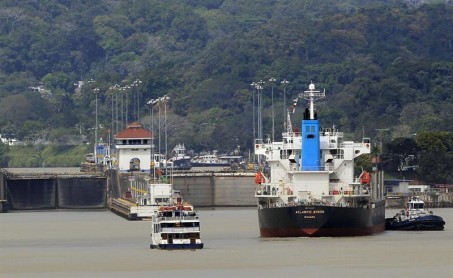 España desea solución a disputa sobre ampliación de Canal de Panamá