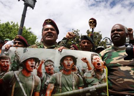 Excombatientes del Cenepa mantienen su protesta en Quito