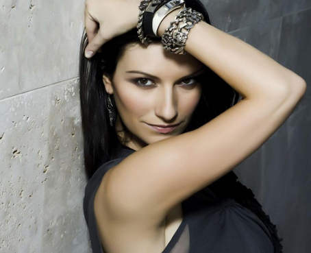 La cantante italiana Laura Pausini está embarazada de una niña