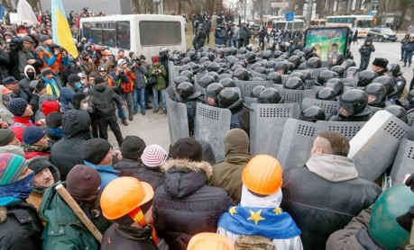 Más de 100.000 manifestantes demandan en Kiev la dimisión de Yanukóvich