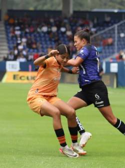 Las futbolistas por su profesión, como en casi todos los casos de las jugadoras profesionales, tiene una vida poco común.