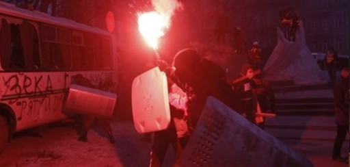 Ucrania: Protestas terminan en batallas callejeras