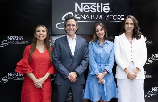 Pie de foto: María Paz Jervis, Presidenta Ejecutiva de la Cámara de Industrias y Producción; Josué De La Maza, Presidente Ejecutivo de Nestlé Ecuador; Sonsoles García; Ministra de Producción, Comercio Exterior, Inversiones y Pesca; y Viviana Valdivieso, Vicepresidenta de Marketing y Comunicaciones de Nestlé Ecuador.