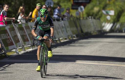 Jefferson Alveiro Cepeda en una carrera con el equipo Caja Rural