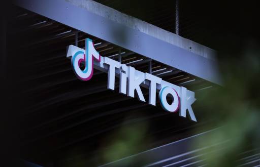 Fotografía del logo de TikTok.