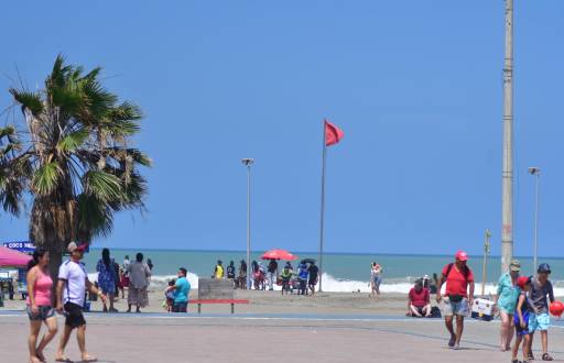 El ECU 911 mantiene el monitoreo de las playas en Ecuador debido a la alerta de oleaje.