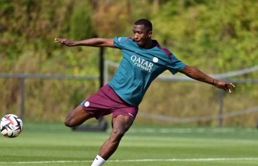 William Pacho, defensor del PSG.