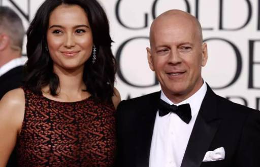 Fotografía del actor Bruce Willis junto a su esposa Ema Heming