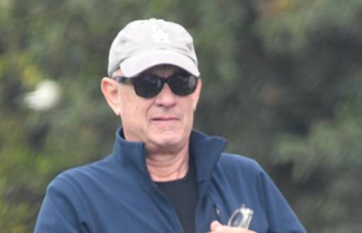 Archivo. Tom Hanks fue visto disfrutando de un día de paseo con su nieta Michaiah en Brentwood, California. Pictured: Tom Hanks, Michaiah