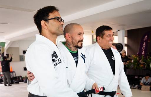 Marlon Chito Vera recibe cinturón negro segundo dan en Jiu-Jitsu brasileño