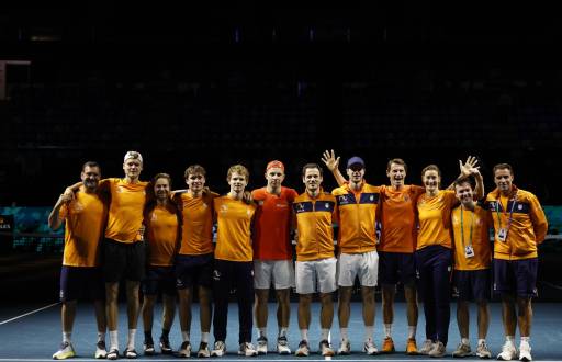 Integrantes del equipo neerlandés de tenis celebran su pase a la final de la Copa Davis tras derrotar a la selección de Alemania.