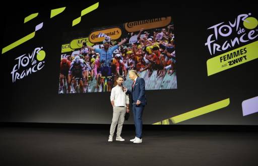 El ciclista británico Mark Cavendish asiste a la presentación del Tour de Francia 2025, en París.