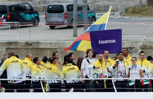 La delegación de Ecuador desfila en la ceremonia de inauguración de los Juegos Olímpicos de París 2024